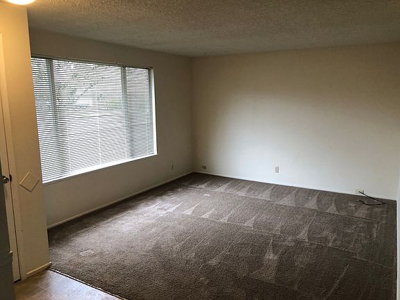 5th image of 3482 & 3492 Parish St #3492