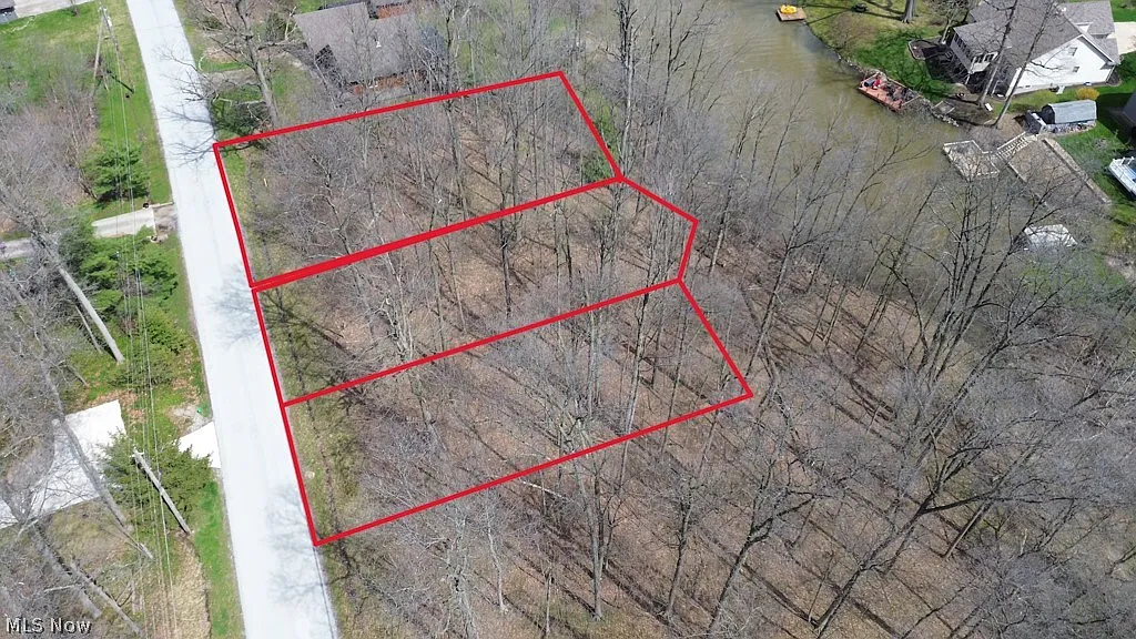 1292 Laurel Dr photo 1