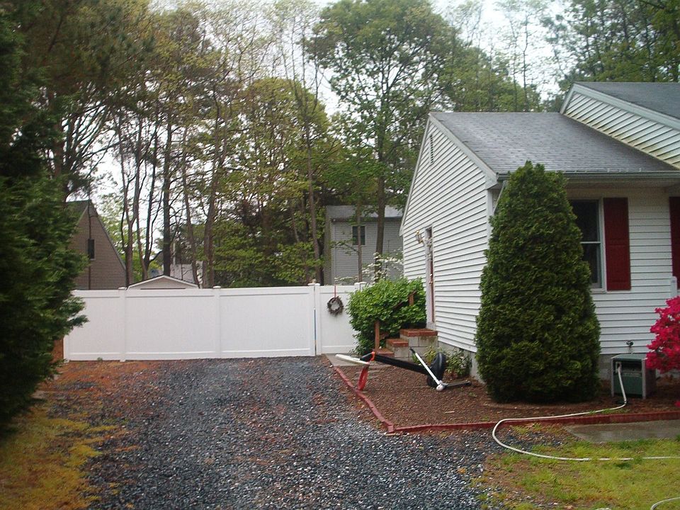 2nd image of 1707 Masefield Cir