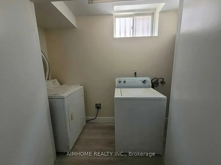 39 Candlebrook Cres — Photo 11
