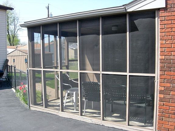 3rd image of 2916 Strawbridge Pl