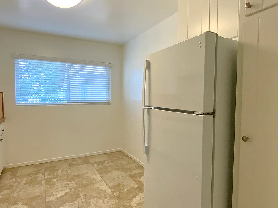 Eat-in Kitchen