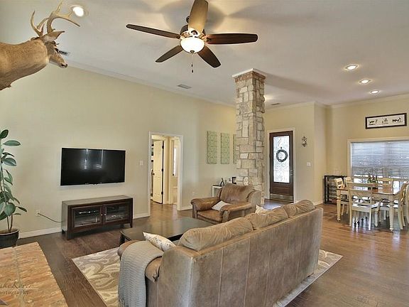 2nd image of 1309 S Saddle Lakes Dr