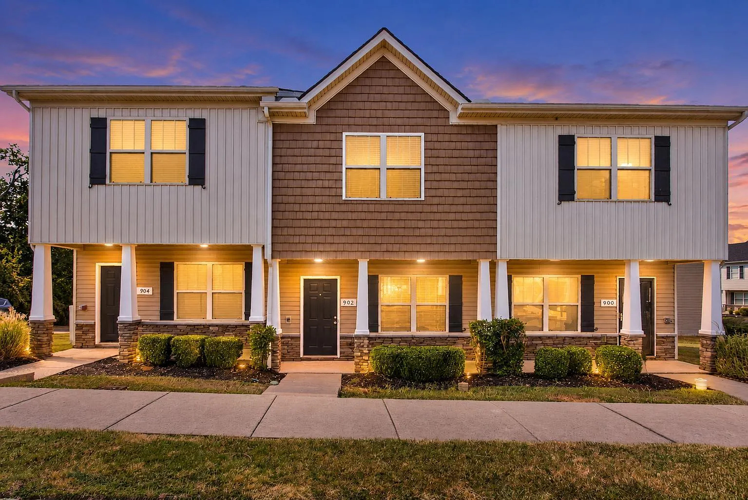 2 bed, 2.5 bath, 1258 sqft, $1,600 — Photo 1