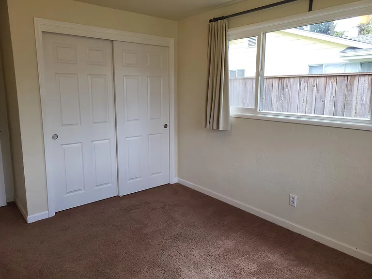 1585 Bogart Ln — Photo 30