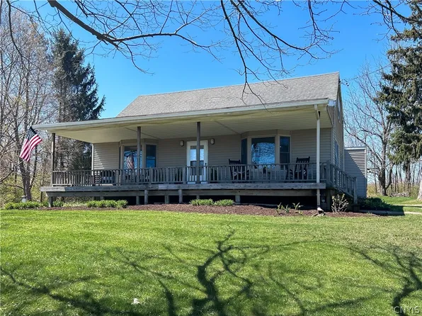 2611 Lords Hill Rd, La Fayette, NY 13084