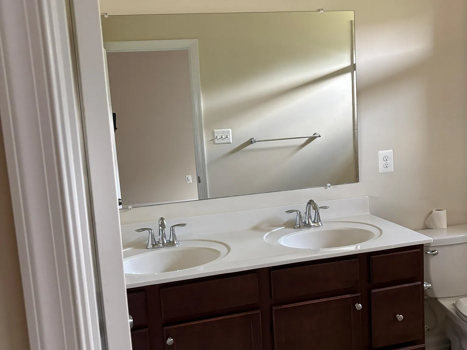 2 bed, 2.5 bath, 1852 sqft, $2,500 — Photo 4