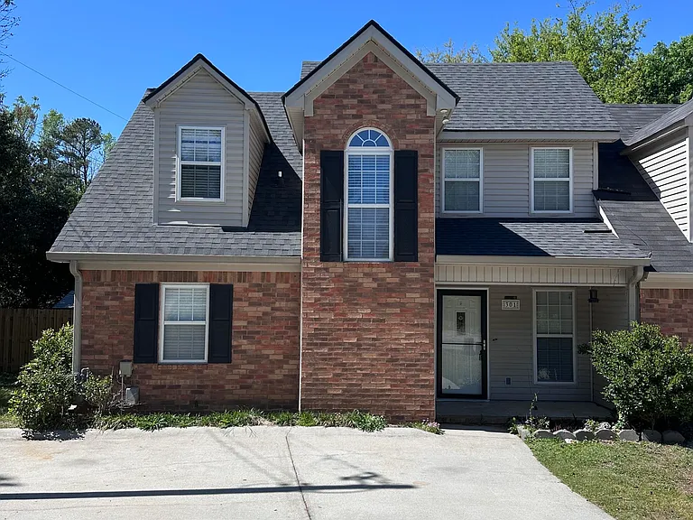 301 Hazelnut Dr — Photo 1