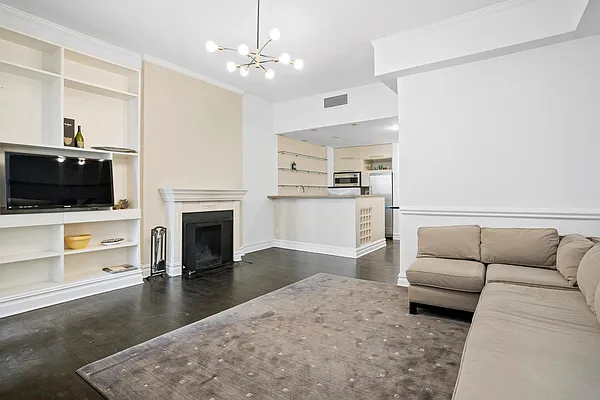 Rented by Douglas Elliman | media 14