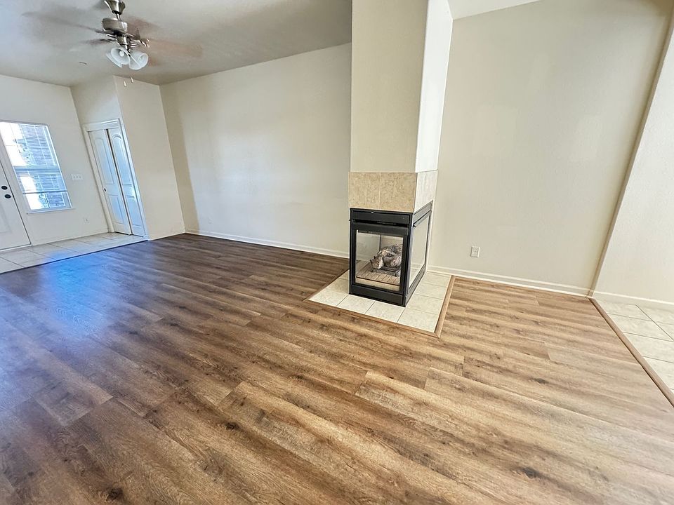 2nd image of 428 Hetherington Cir