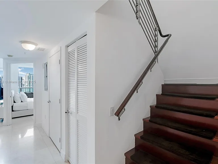 41 SE 5th St #2107 — Photo 13
