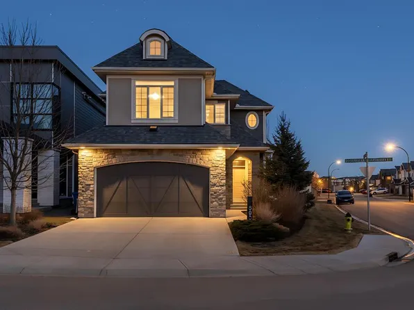 393 N Evansborough Way NW, Calgary, AB T3P 0R3