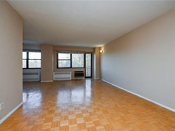4th image of 155 Ferris Ave #9G