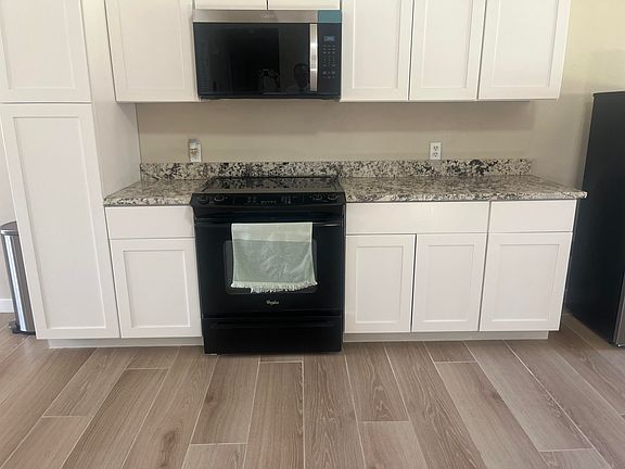 3rd image of 5218 45th St