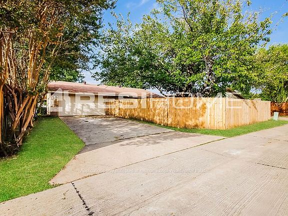 2nd image of 3110 Mimosa Ln