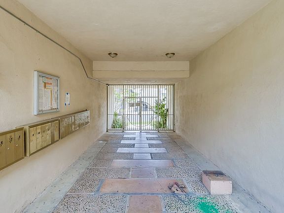 4th image of 4045 Stevely Ave APT 14