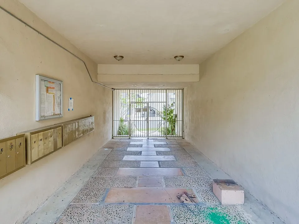 Baldwin Hills Apartment Living Convenient, Connected, Comfortable!