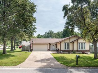 249 Burning Leaf Dr, Saint Peters, MO 63376