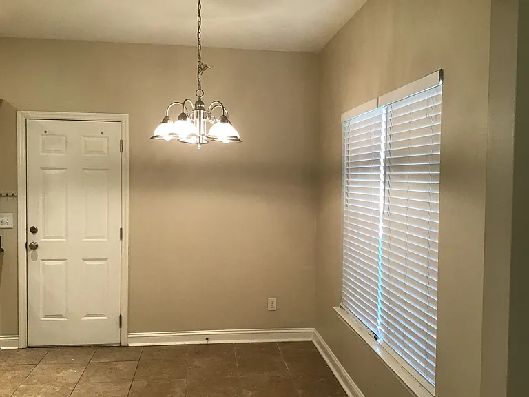 142 Cotillion Cres — Photo 4