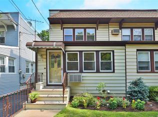 4351 247th St, Flushing, NY 11363