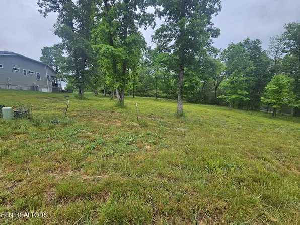 Holly Tree Dr, Crossville, TN 38555