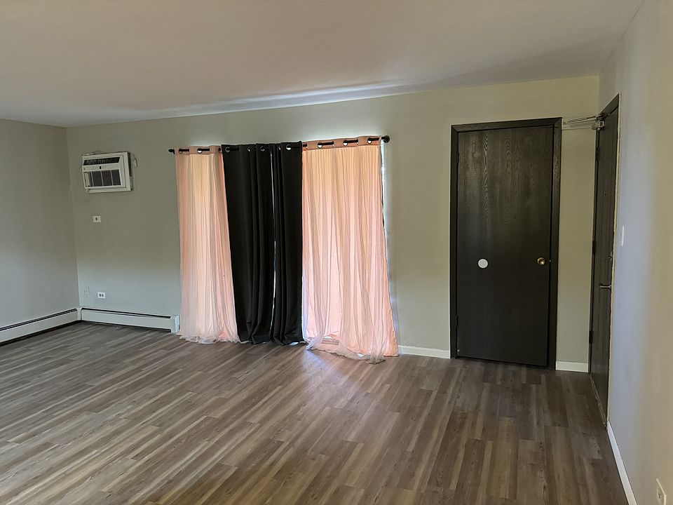 1st image of 1557 N Winslowe Dr #11282334
