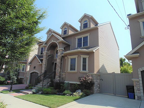 3rd image of 28 Sweetwater Ave