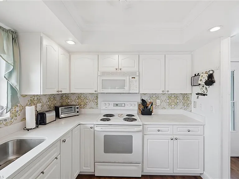 315 Saint Andrews Blvd #D38 — Photo 11