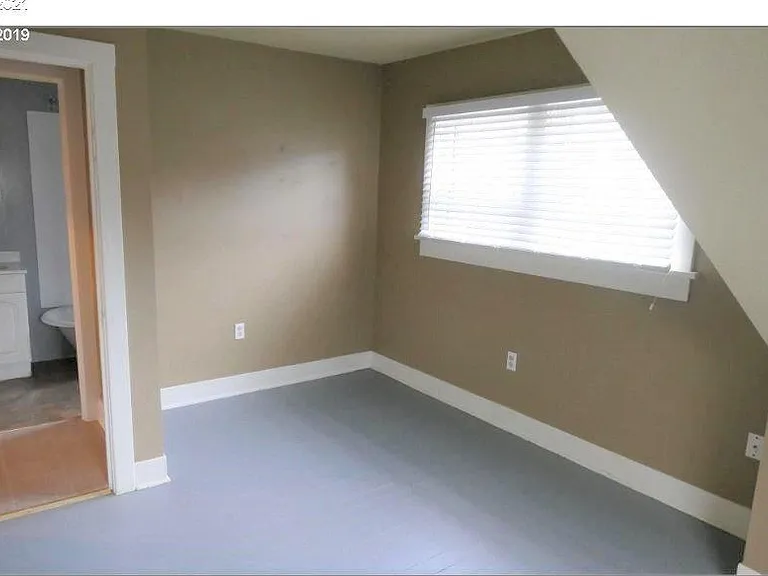 2414 NE 14th Ave #B — Photo 8