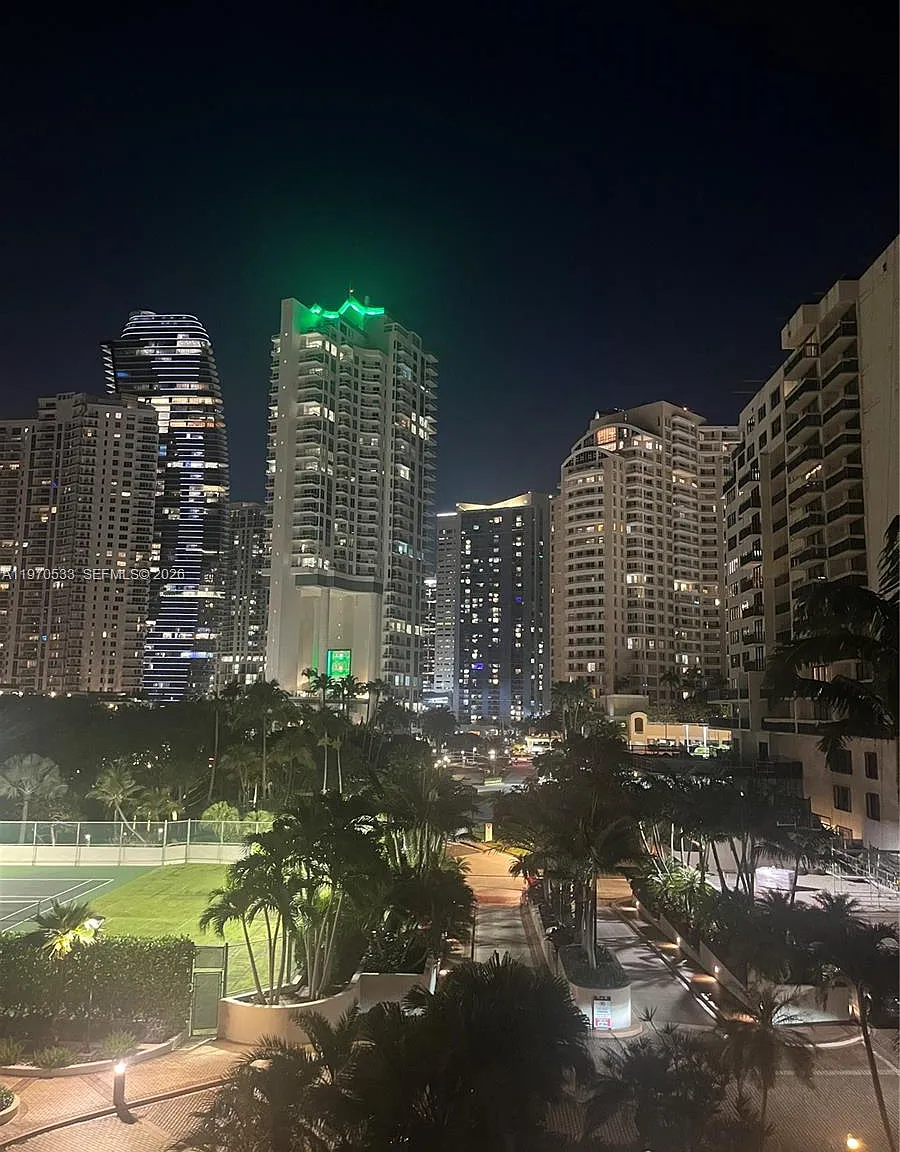 Brickell Key One Condo — Photo 1