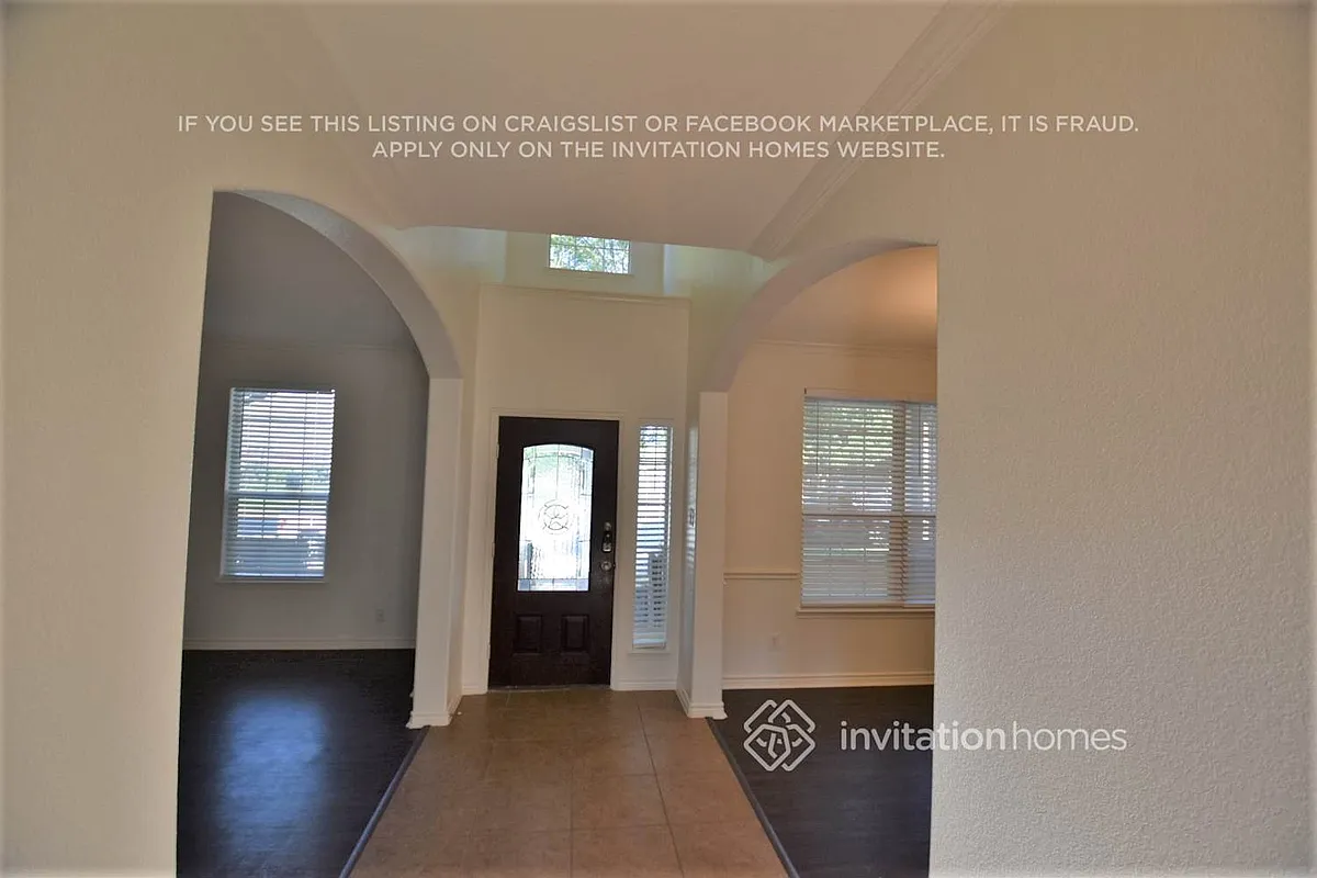 Building Photo - 15676 Sweetpine Ln