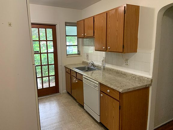 4th image of 220 Hibiscus Dr