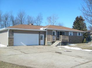 2525 Fish Lake Rd, Lapeer, MI 48446