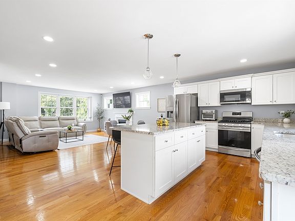 4th image of 123 Ferry St Unit 23