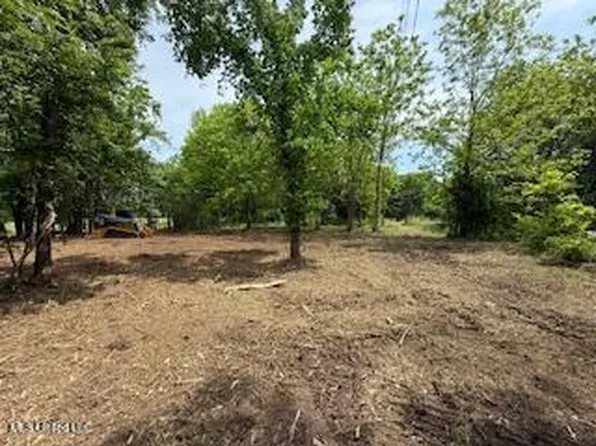 S Red Banks Rd, Holly Springs, MS 38635