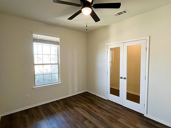 4th image of 1747 Gray Hawk Dr