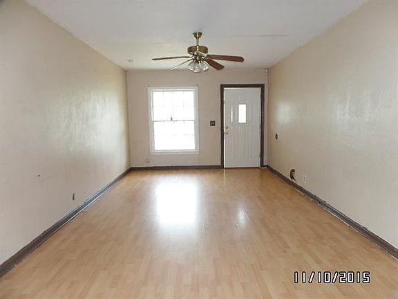 2nd image of 901 Hallum St