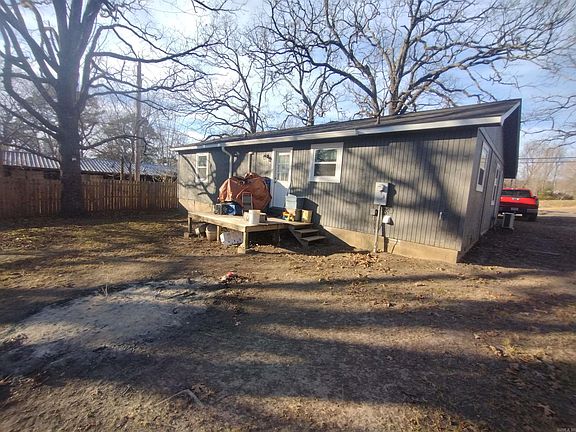 3rd image of 609 E Webb St