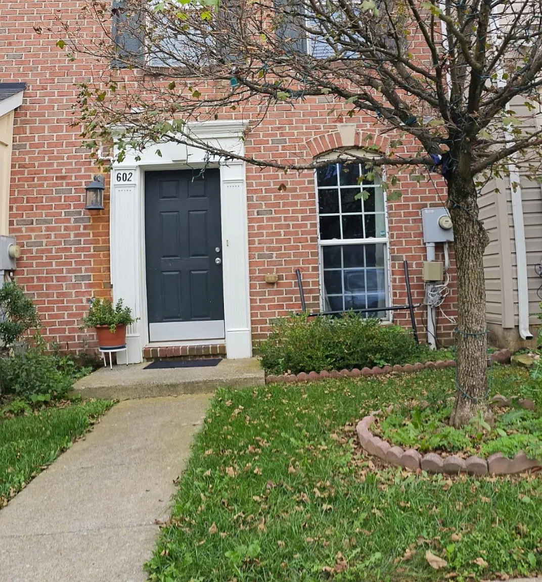 3 bed, 2.5 bath, 1808 sqft, $2,350 — Photo 1