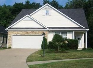 10297 River Run Ln, North Royalton, OH