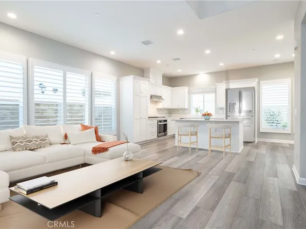 20707 W Beech Cir, Porter Ranch, CA 91326