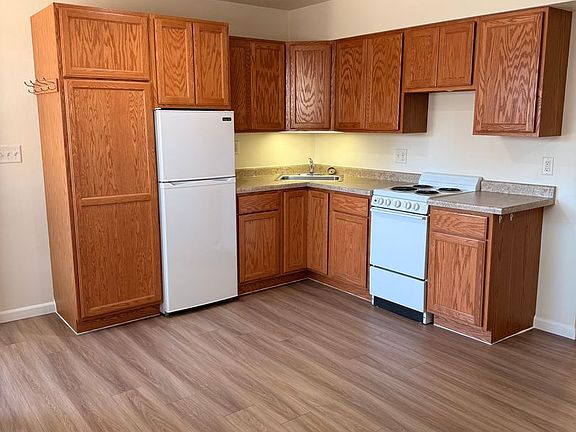 2nd image of 1114 5th Ave S APT 10