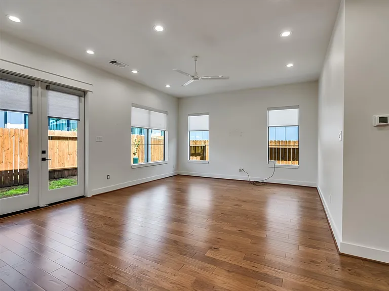 10330 Grove Row Ave — Photo 26