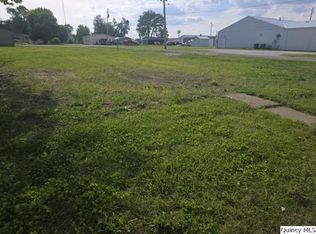 31 Randolph St, Carthage, IL 62321
