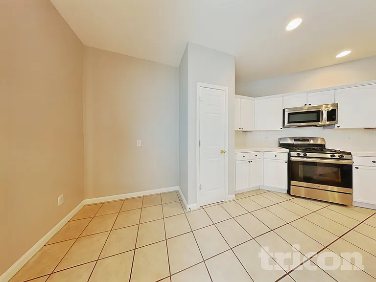 9570 Long River Dr — Photo 5