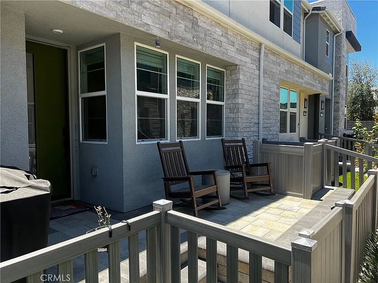 325 Hazel Rancho — Photo 1