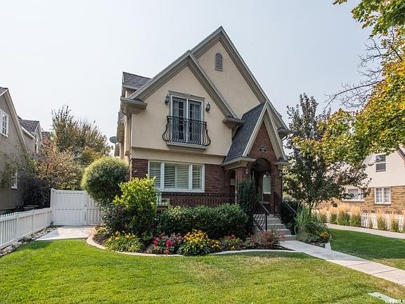 4th image of 1860 E Redondo Ave