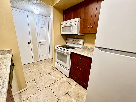 3rd image of 14411 Hanging Moss Cir APT 102