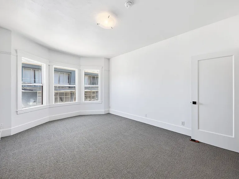 320 Harriet St — Photo 12