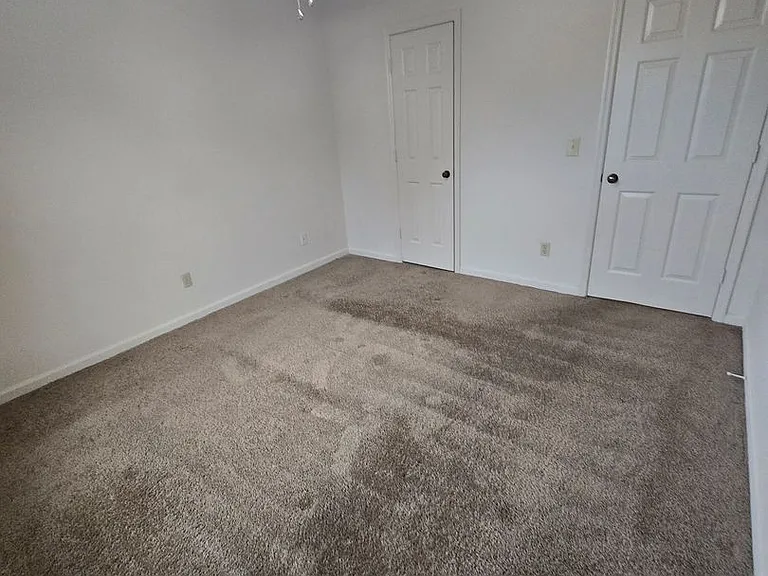 Tusculum Square Apartments and Townhomes — Photo 39